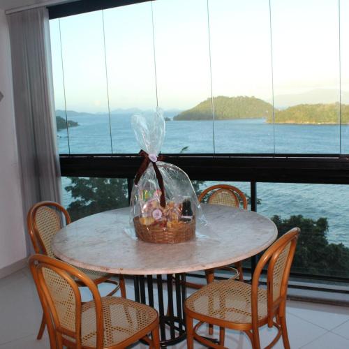 Porto Real Resort - Apto 3 Suites Vista para o Mar em Mangaratiba, RJ - pousada e hospedagem