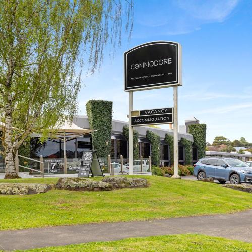 Image of The Commodore