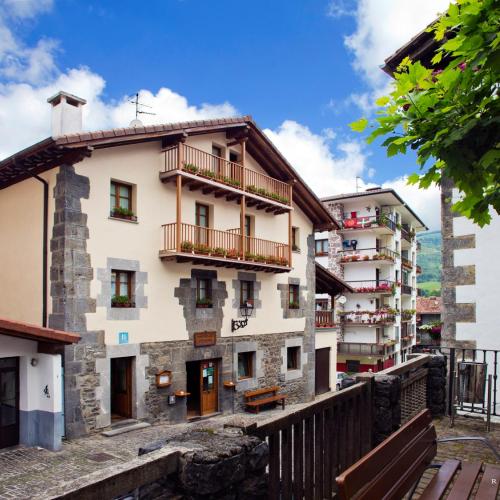 Hostal Musunzar
