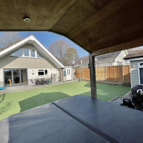 Image of Luxury Pamper Home Hot Tub & Sauna Ladies Retreat