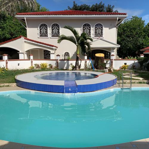 Image of RedDoorz at Carlton-Martin Hotel Masbate City