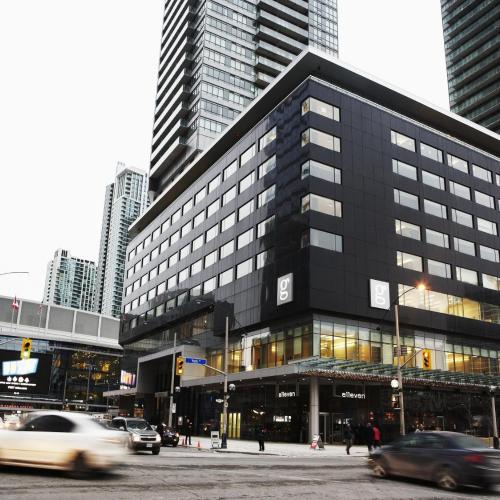 Le Germain Hotel Maple Leaf Square