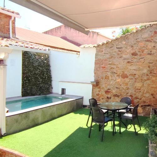 Casa rural con piscina La Salamandrija