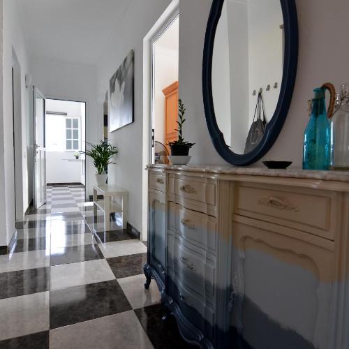 Image of Aloha***Burrero cerca del Aeropuerto