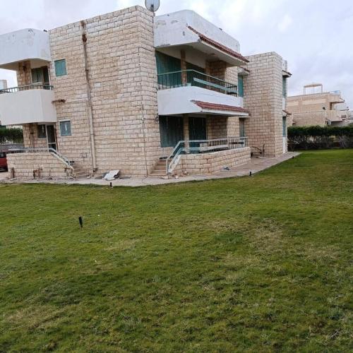 Image of Spacious 5-Bed House in Alamein with Large garden