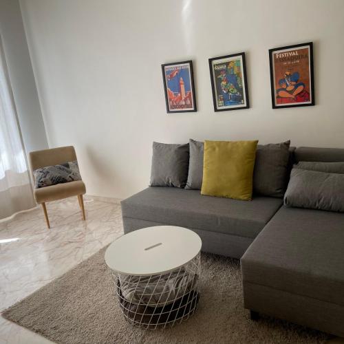 Image of Airport to Comme � la maison 2