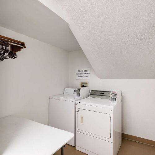 Image of Motel 6-Olathe, KS