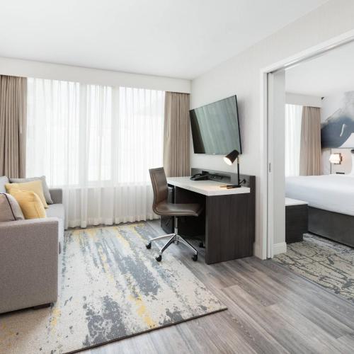Delta Hotels by Marriott Vancouver Downtown Suites