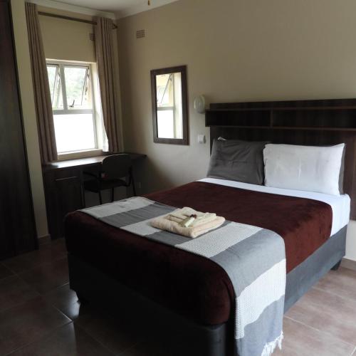 Image of 2 Bed Apt with en-suite and kitchenette - 2066