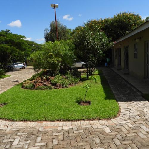 Image of 2 bedroomed apartment with en-suite and kitchenette - 2071