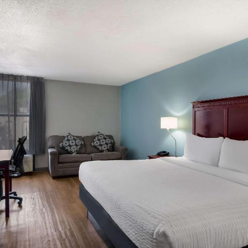 Image of Clarion Inn & Suites Airport