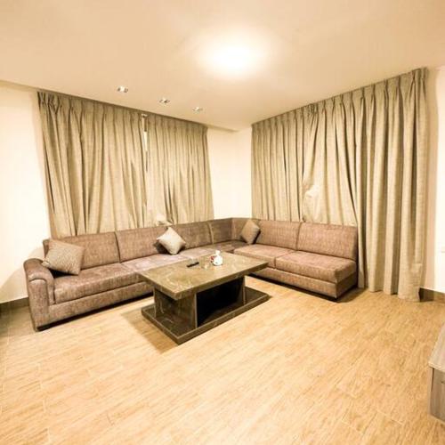 central apartment for rent 30