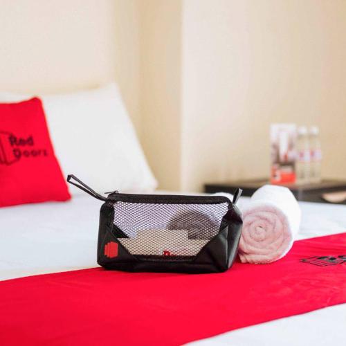 Image of RedDoorz Syariah @ Jatiwangi Guest House 2 Cafe & Resto