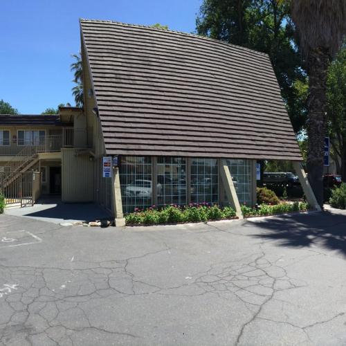 Image of Discovery Inn