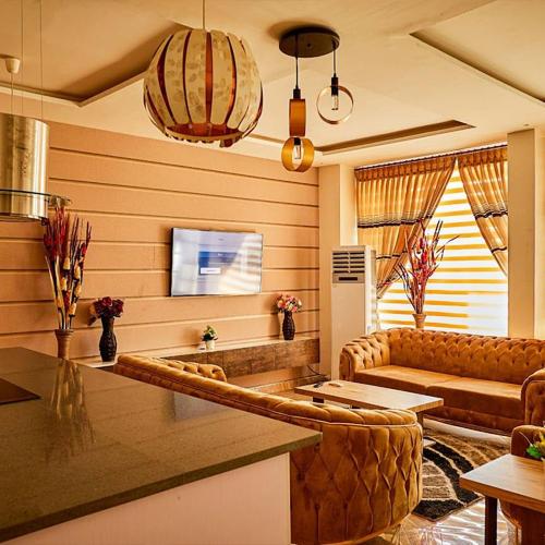 Image of Beverly Hills Kumasi