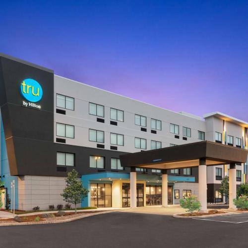 Image of Tru By Hilton Portland Airport, Or