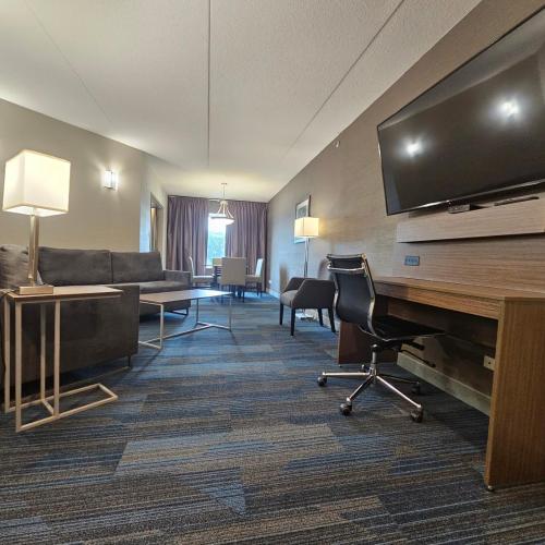 Image of Clarion Hotel & Suites