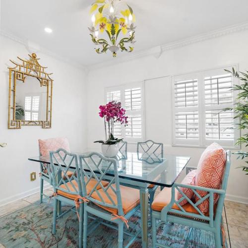 Image of The Golden Alligator 2 - 3 beds 1 bath Palm Beach Regency style,