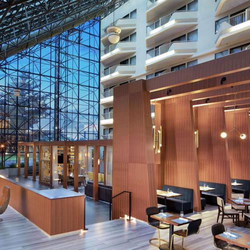 Image of DoubleTree by Hilton Hotel Newark Airport