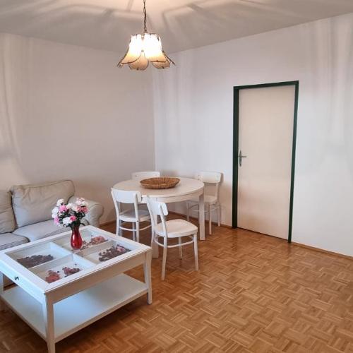 Image of Apartment in Fischamend 2 Bedrooms - 3 Beds, Airport nearby