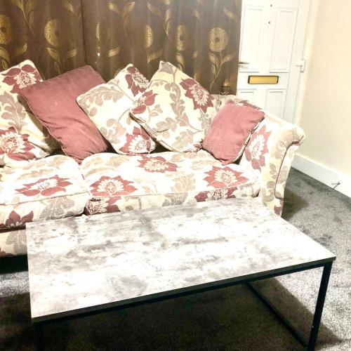 Image of AC Lounge 115