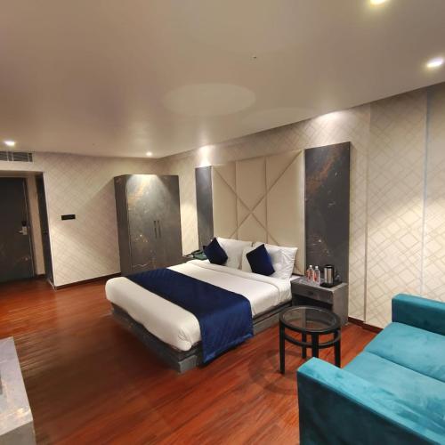 Image of The Emerald Hotel & Siya Milan Banquets