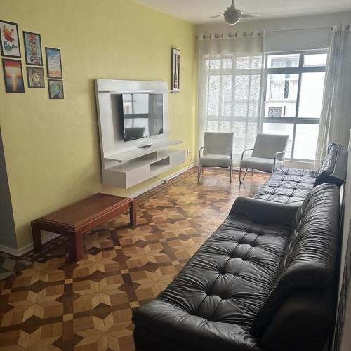 Apto a 250m da praia Enseada em Guarujá, SP - pousada e hospedagem