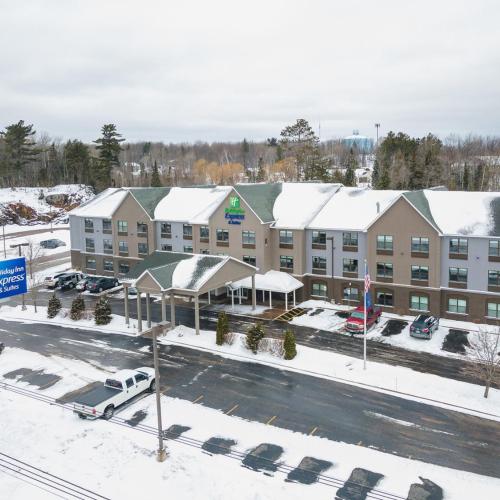 Image of Holiday Inn Express & Suites Marquette by IHG