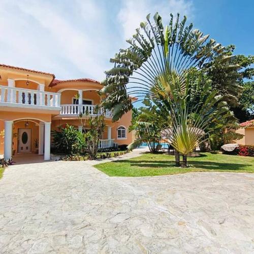 Image of Luxury Villa Classic style - 7 min. from the beach