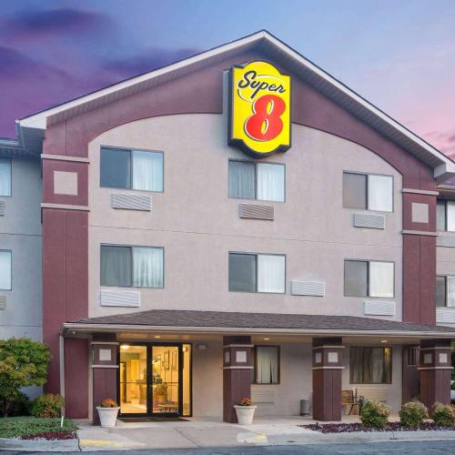 Image of Super 8 by Wyndham Lynchburg VA