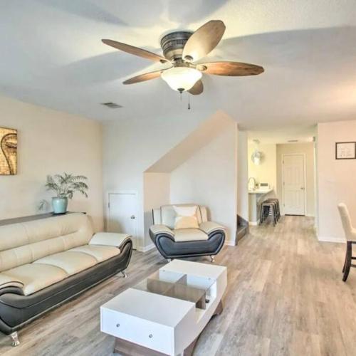Image of Lakepointe Town home close to track and lake