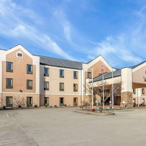 Image of Comfort Suites South Point - Huntington