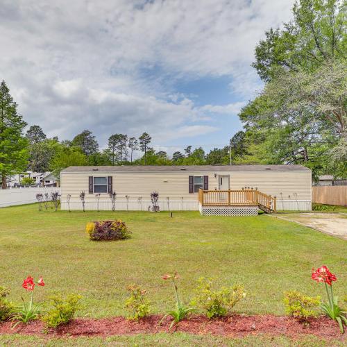 Bonneau Vacation Rental w/ Private Yard!