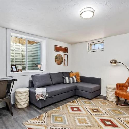 Image of #StayinMyDistrict Twin Falls Pendleton Chic Suite