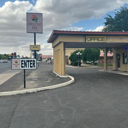 Image of Deluxe Inn Of Roswell