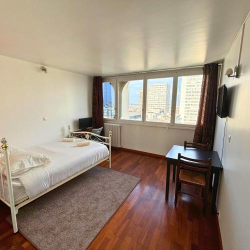 Studio with Panoramic View: Live in Peace!