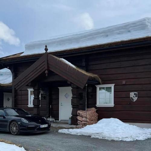 Image of Cabin with Porsche to rent