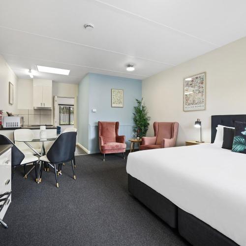 Image of Hamilton Lakeside Motel