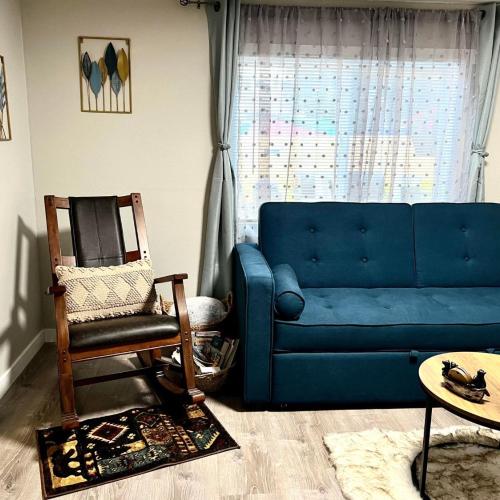 Image of Log house in heart of Anchorage