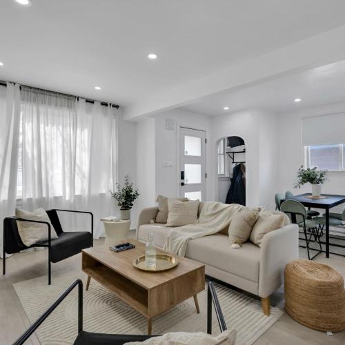 Image of Modern 2BR Apt Near Downtown Ottawa FREE PARKING
