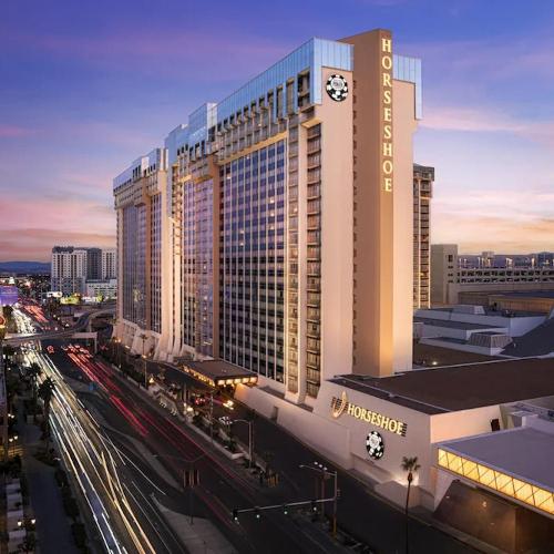 Horseshoe Las Vegas by Suiteness