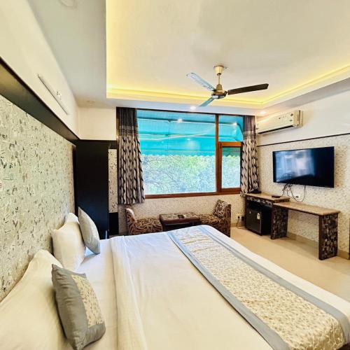 Hotel Satwah Home Stay Just 10 Minute Away From Nizamuddin Railway Station