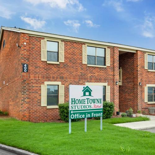 Image of HomeTowne Studios by Red Roof Huntsville - Madison