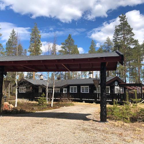 Image of Mountain family cabin