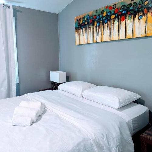 Image of Main floor 2 beds Free parking