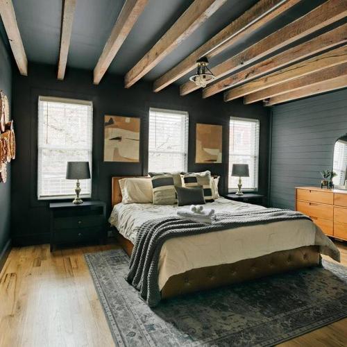 Image of Stunning 5 BR -Heart of Downtown
