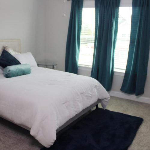 Image of Quiet and Luxury Apartment - 10 minutes from ECU
