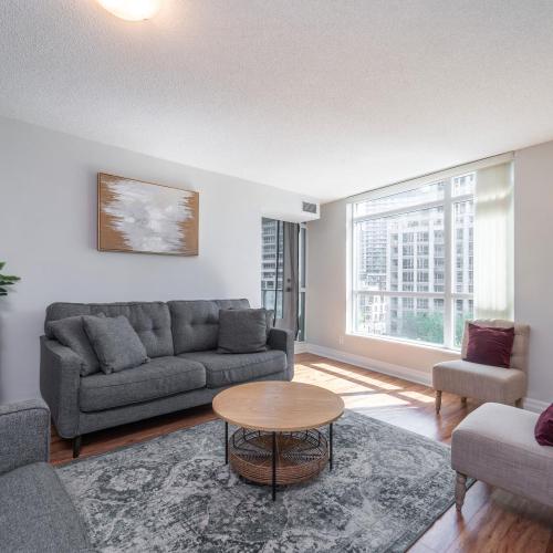 Image of Spacious 2 Bedroom plus Den, 2 Bath, Sleeps 5 with Balcony and L