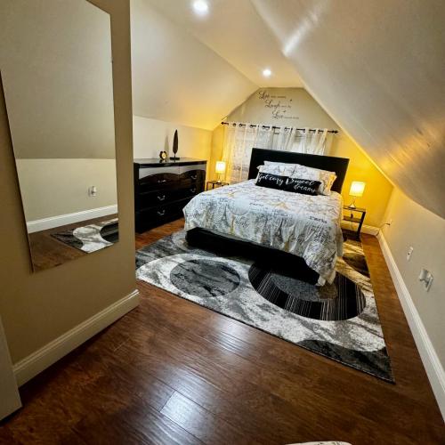 Image of Private Cozy Apartment - Only 5 min Away from Newark Airport and