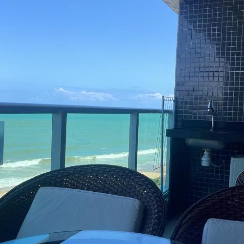 LUXUOSO APARTAMENTO BEIRA-MAR COM SACADA em MACEIÓ